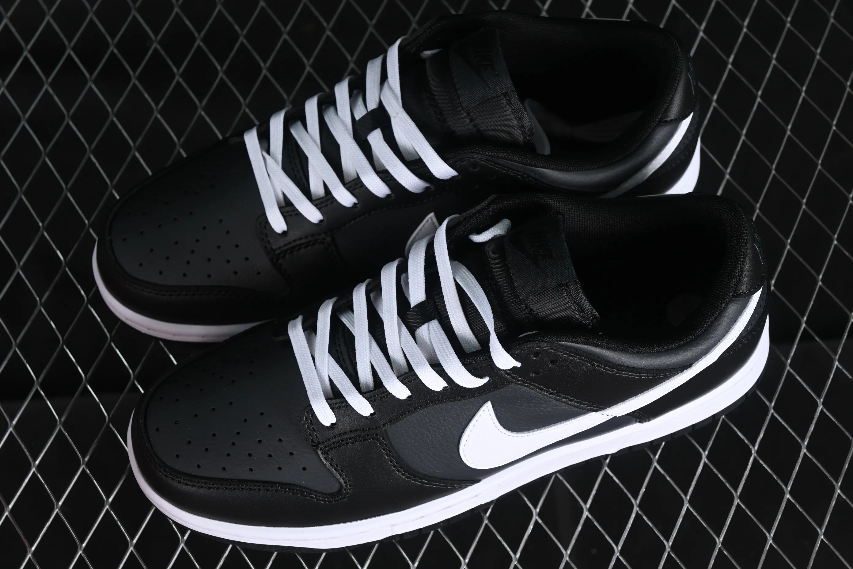 All categories Nk SB Dunk series Nk SB Dunk Low low-top sneakers Nk Dunk Low Retro pure black and white SB low-top sports and leisure sneakers DJ6188-002